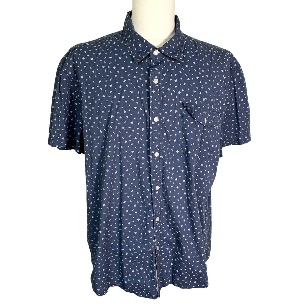 ST JOHN'S BAY Men's XXL Blue Paisley No Tuck Short Sleeve Button Down Shirt